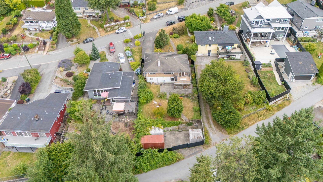 320 Seaforth Crescent - Central Coquitlam Single Family Residence for Sale, 4 Bedrooms (R3023246) #37
