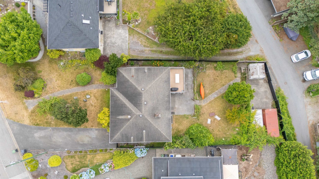 320 Seaforth Crescent - Central Coquitlam Single Family Residence for Sale, 4 Bedrooms (R3023246) #4