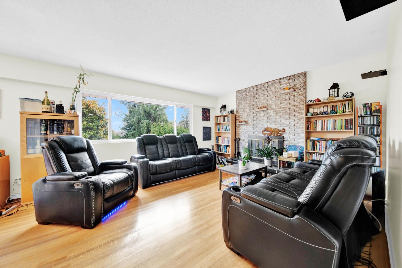 320 Seaforth Crescent - Central Coquitlam Single Family Residence for Sale, 4 Bedrooms (R3023246) #7