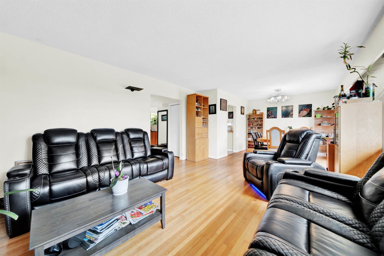 320 Seaforth Crescent - Central Coquitlam Single Family Residence for Sale, 4 Bedrooms (R3023246) #8