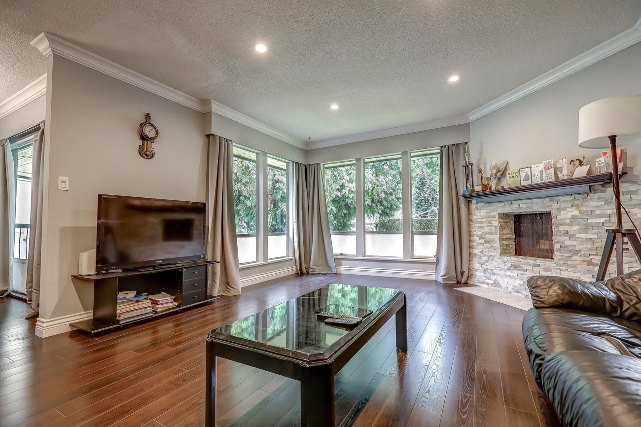 512 Mentmore Street - Coquitlam West Single Family Residence for Sale, 5 Bedrooms (R3023659) #1