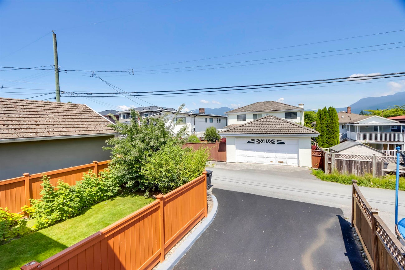 4449 Dundas Street - Vancouver Heights Single Family Residence for Sale, 4 Bedrooms (R3023696) #19