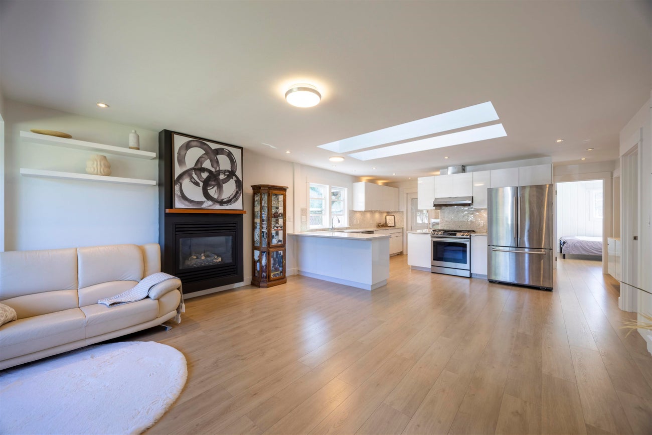 931 Sperling Avenue - Sperling-Duthie Single Family Residence for Sale, 3 Bedrooms (R3024673) #2