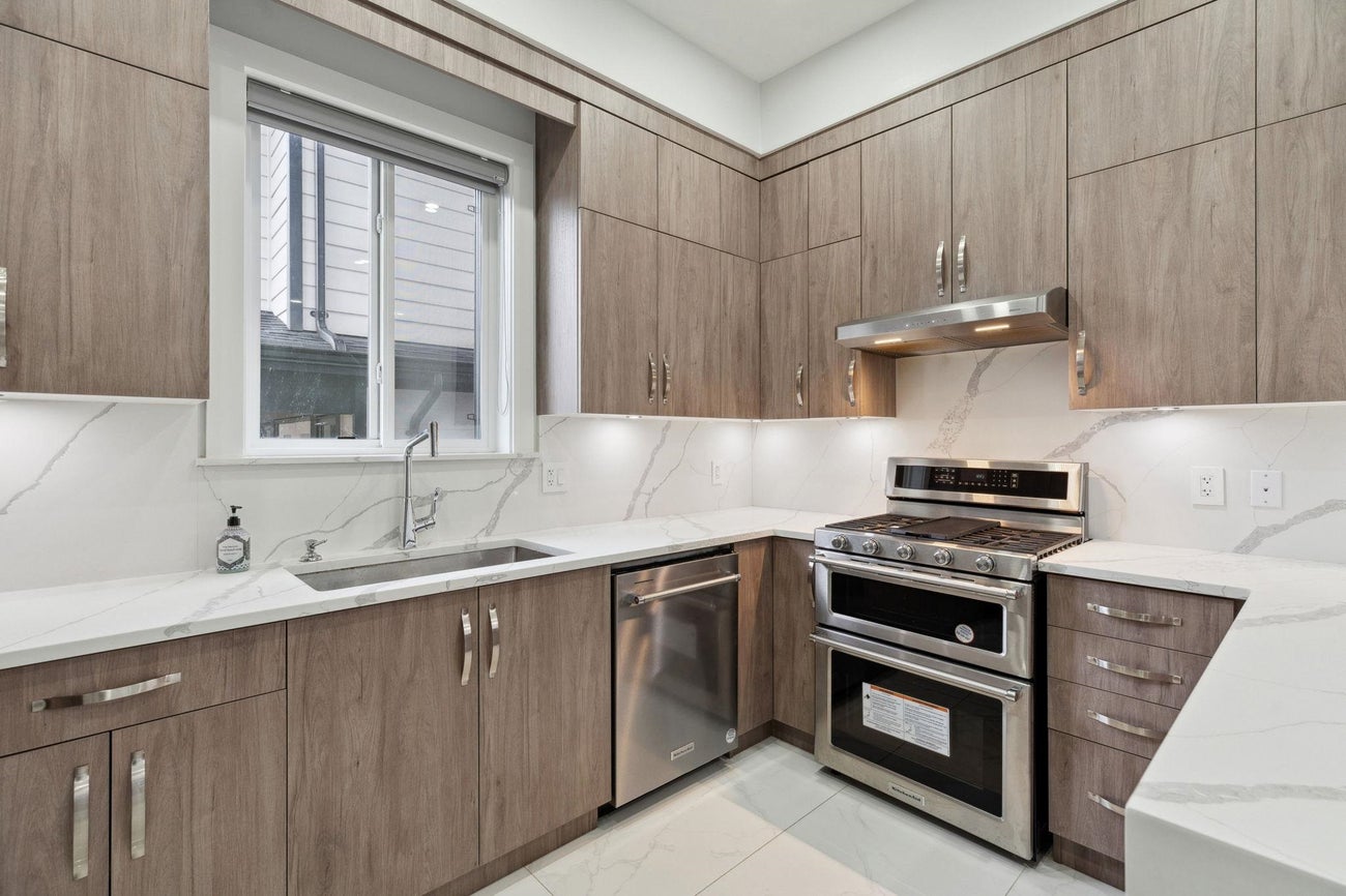 1137 Dansey Avenue - Central Coquitlam Single Family Residence for Sale, 4 Bedrooms (R3024807) #6
