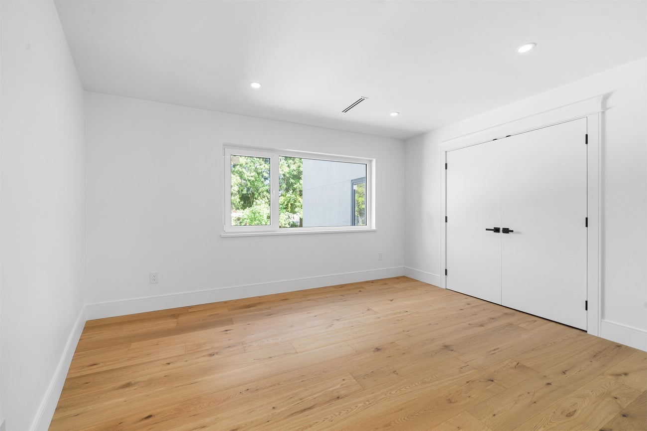 687 Poplar Street - Central Coquitlam Single Family Residence for Sale, 7 Bedrooms (R3025043) #31