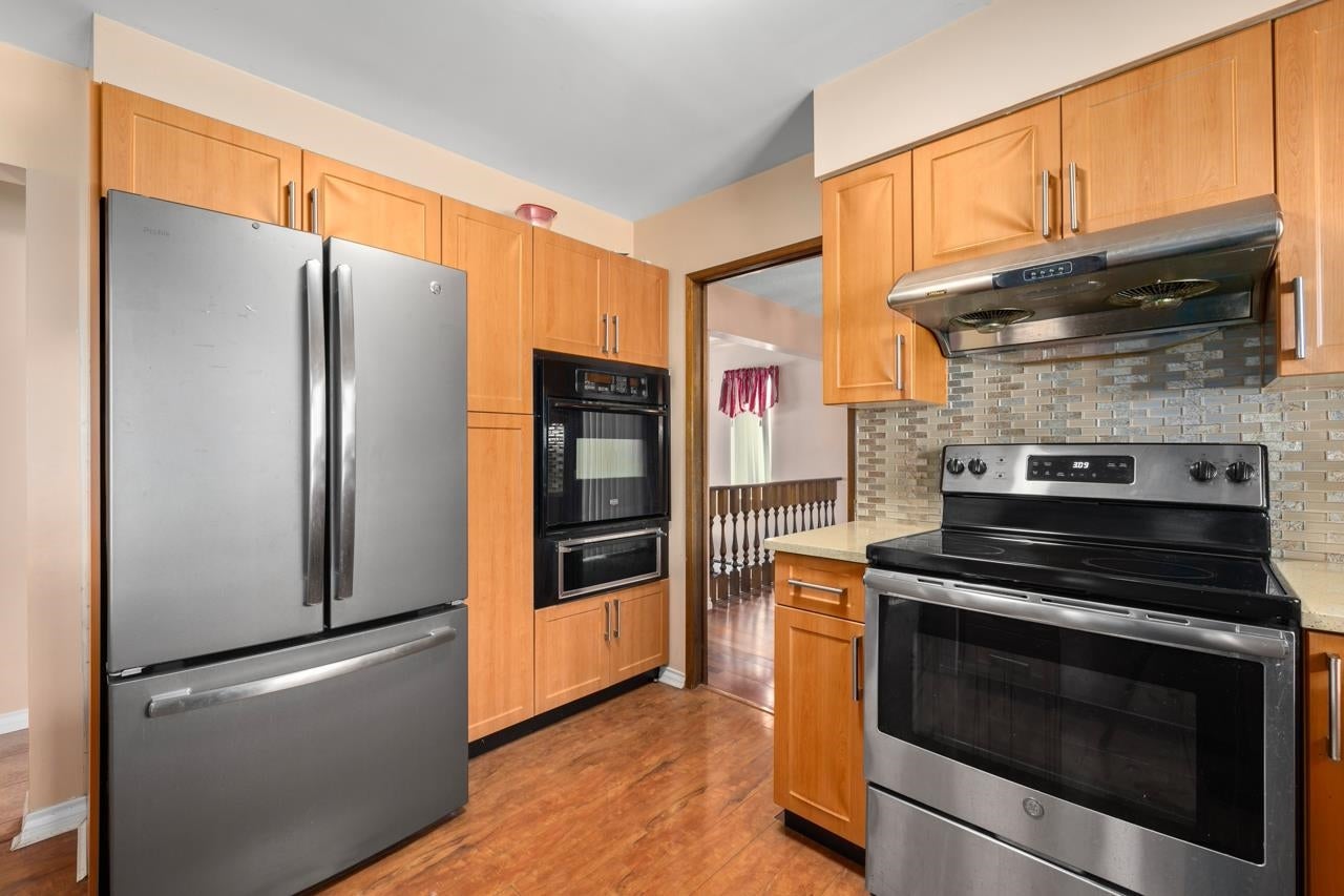 959 Dansey Avenue - Central Coquitlam Single Family Residence for Sale, 5 Bedrooms (R3025725) #12