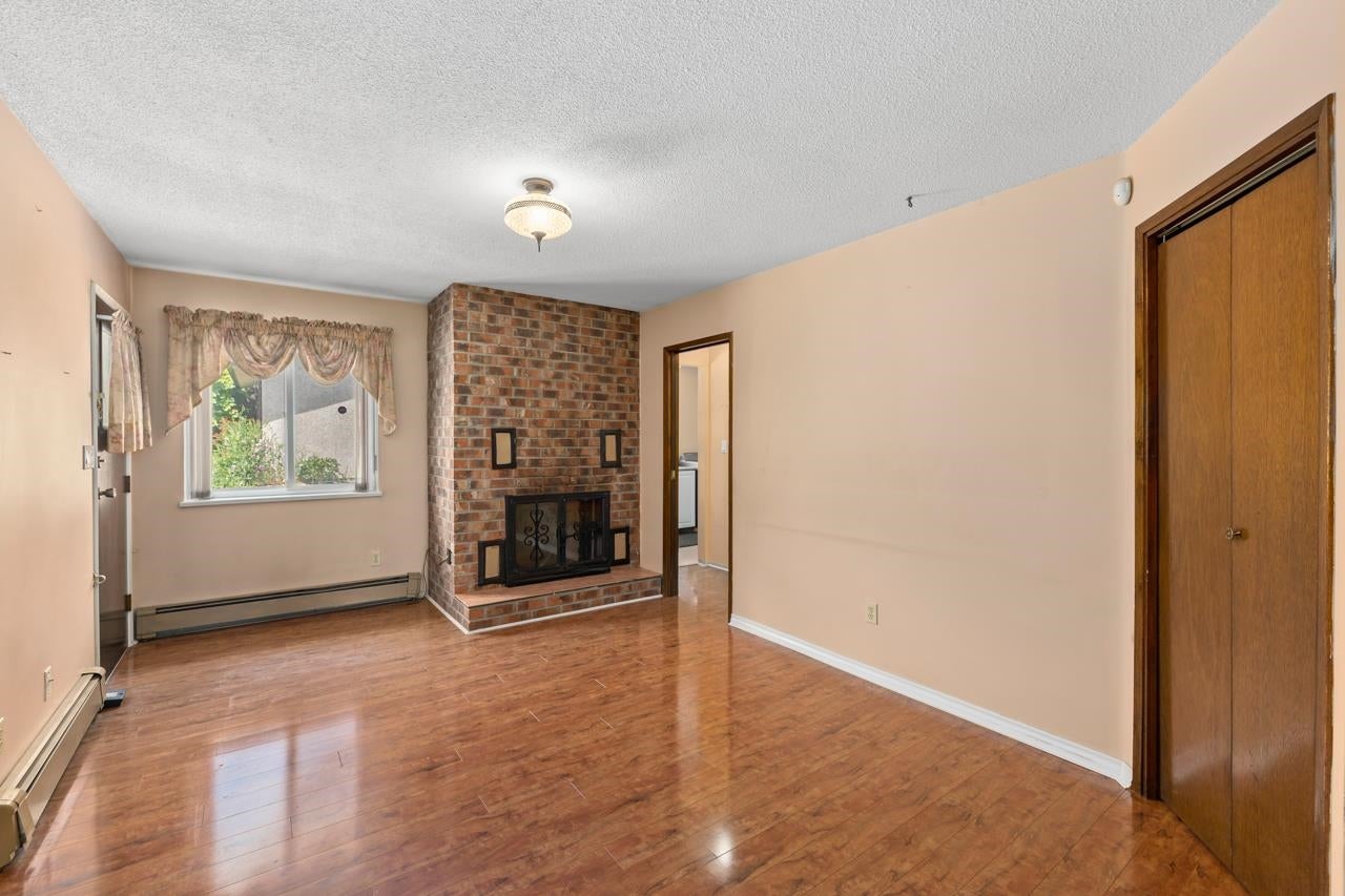 959 Dansey Avenue - Central Coquitlam Single Family Residence for Sale, 5 Bedrooms (R3025725)# - 15