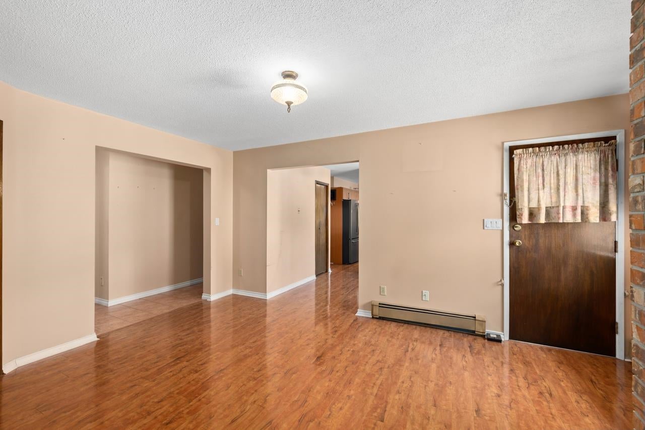 959 Dansey Avenue - Central Coquitlam Single Family Residence for Sale, 5 Bedrooms (R3025725)# - 16