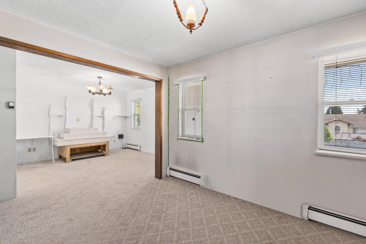 959 Dansey Avenue - Central Coquitlam Single Family Residence for Sale, 5 Bedrooms (R3025725)# - 18