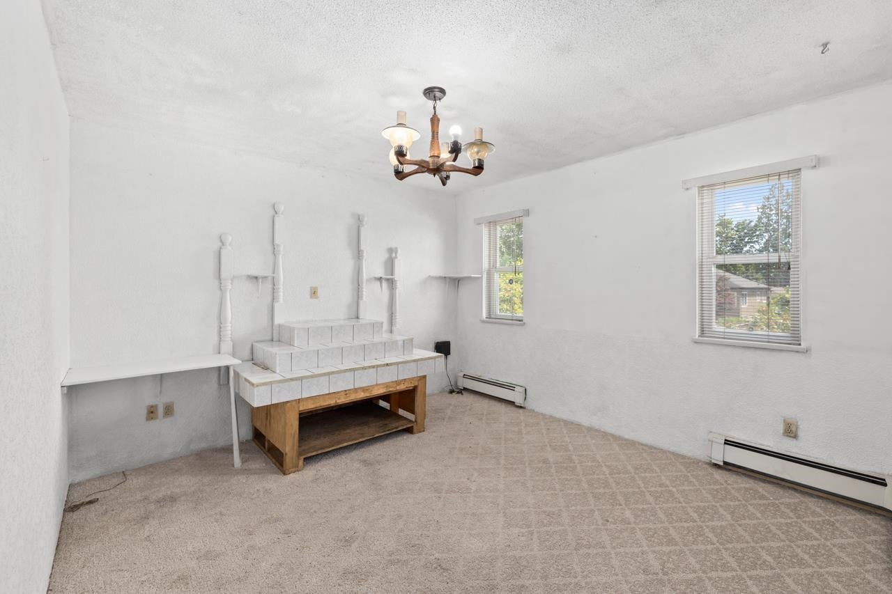 959 Dansey Avenue - Central Coquitlam Single Family Residence for Sale, 5 Bedrooms (R3025725)# - 19