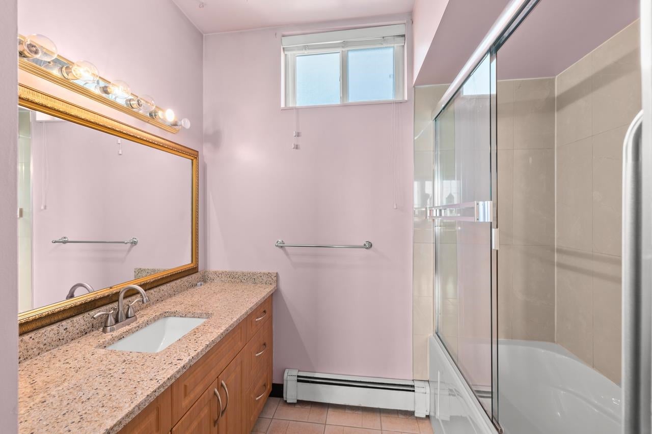 959 Dansey Avenue - Central Coquitlam Single Family Residence for Sale, 5 Bedrooms (R3025725)# - 26