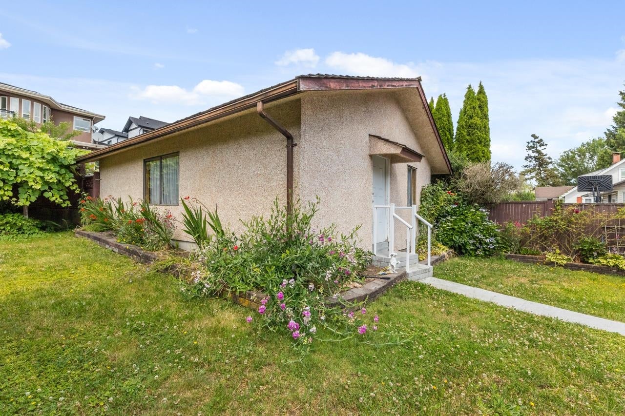 959 Dansey Avenue - Central Coquitlam Single Family Residence for Sale, 5 Bedrooms (R3025725)# - 38