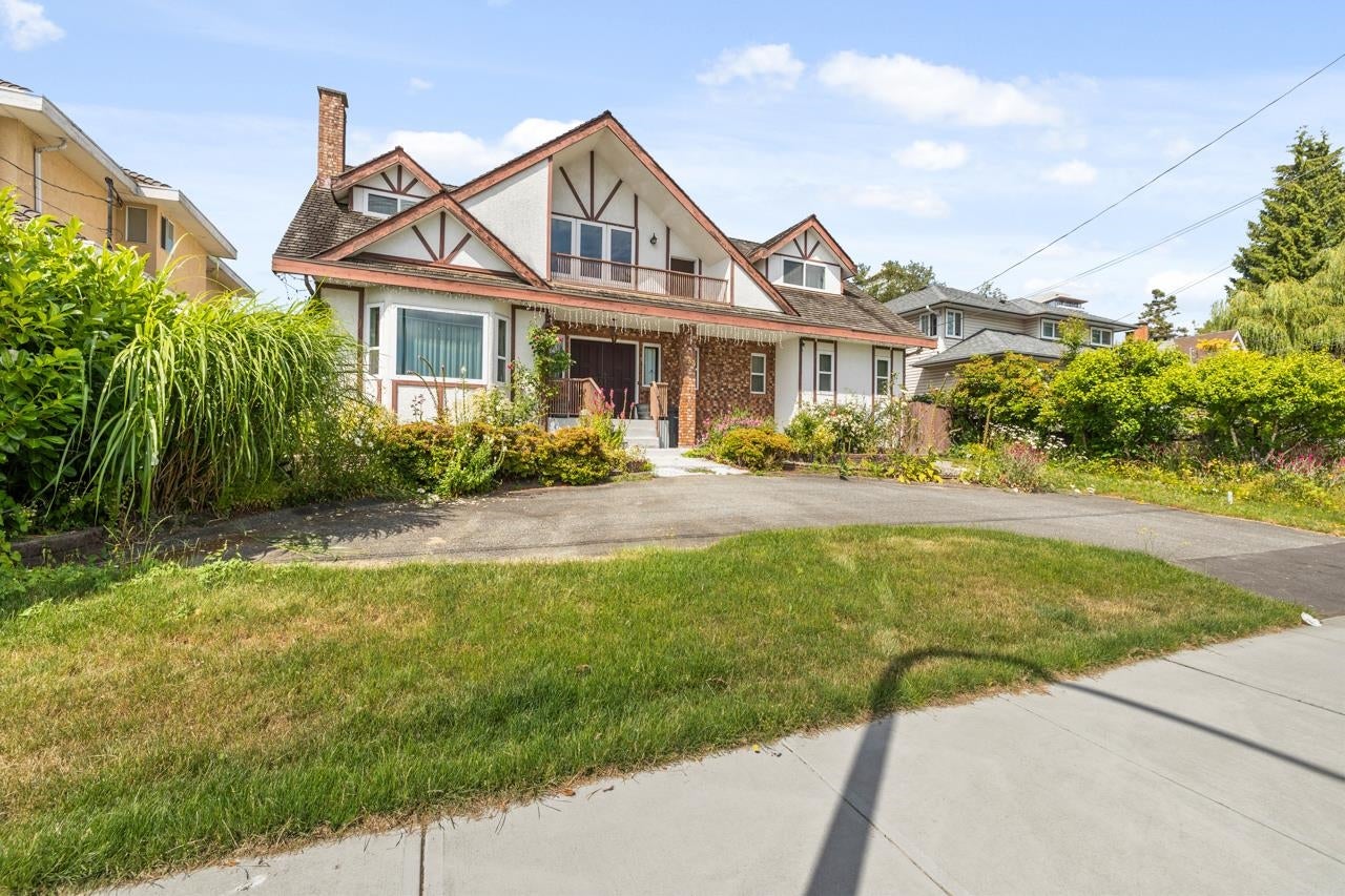 959 Dansey Avenue - Central Coquitlam Single Family Residence for Sale, 5 Bedrooms (R3025725)# - 3