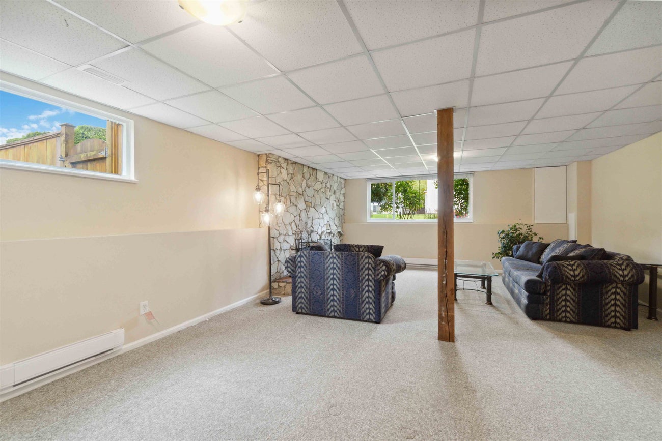 899 Spence Avenue - Coquitlam West Single Family Residence for Sale, 3 Bedrooms (R3026035) #25
