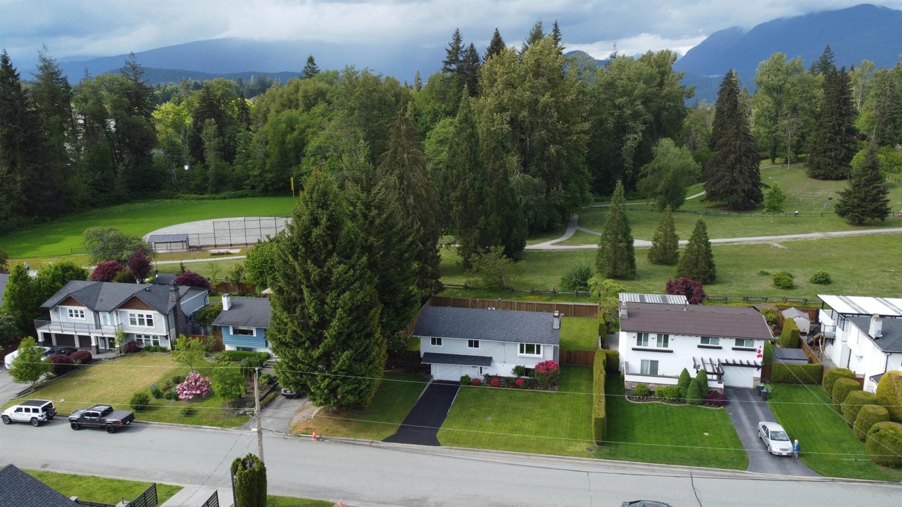899 Spence Avenue - Coquitlam West Single Family Residence for Sale, 3 Bedrooms (R3026035) #36