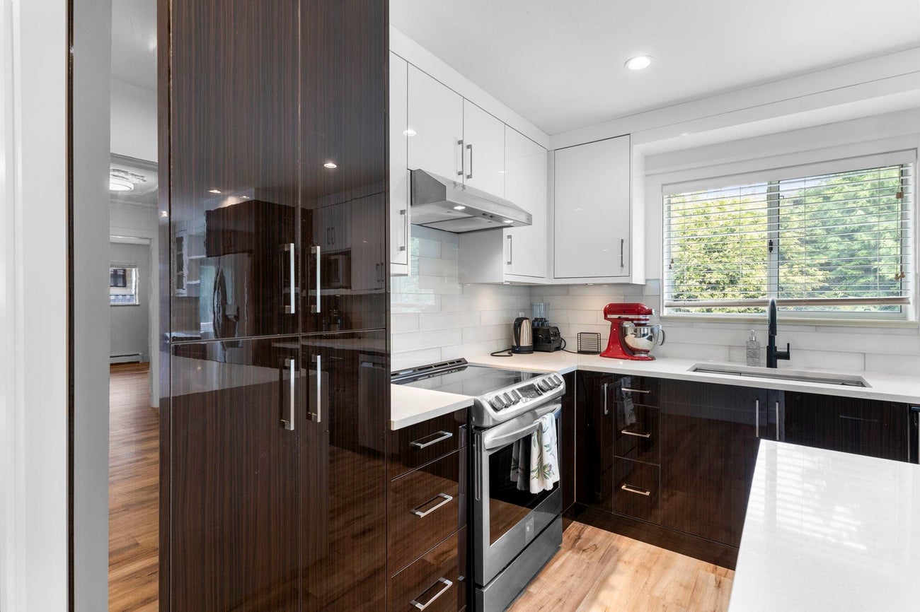 996 Duthie Avenue - Simon Fraser Univer. Single Family Residence for Sale, 6 Bedrooms (R3026544) #11
