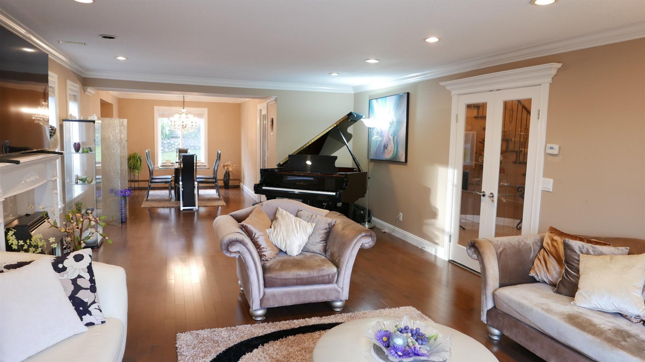 7625 Aubrey Street - Simon Fraser Univer. Single Family Residence for Sale, 5 Bedrooms (R3026725)# - 3