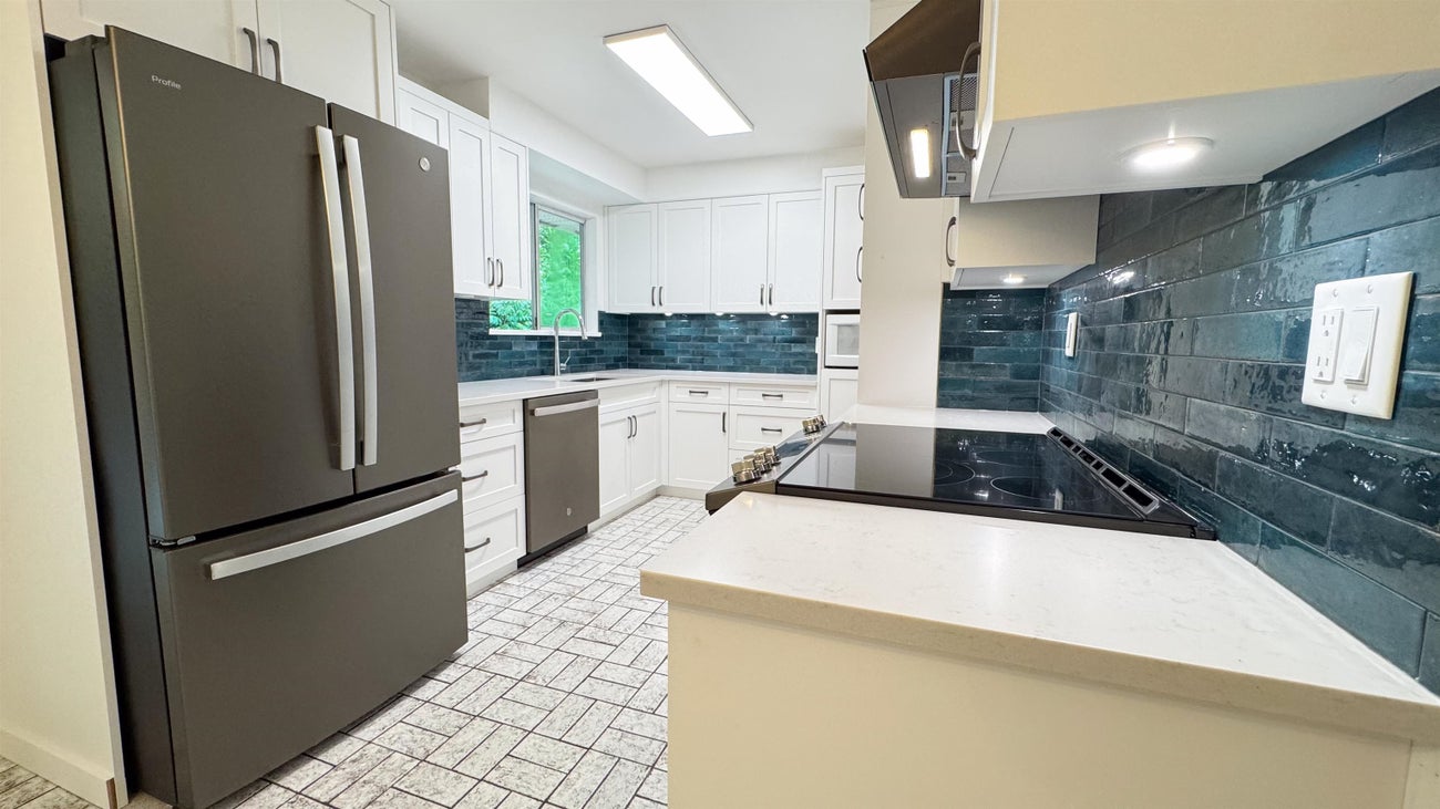 646 Claremont Street - Coquitlam West Single Family Residence for Sale, 4 Bedrooms (R3027646)# - 6