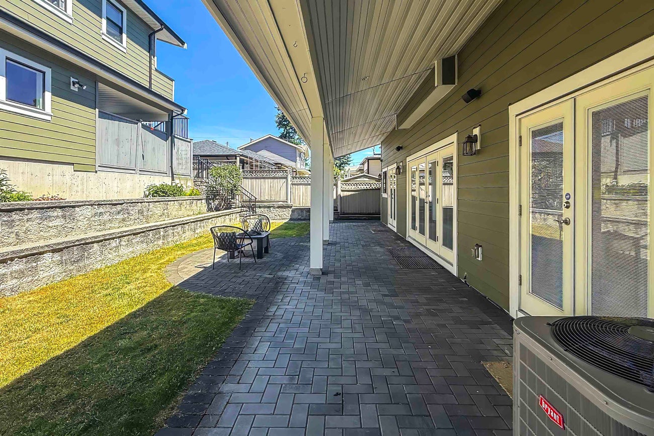 1055 Charland Avenue - Central Coquitlam Single Family Residence for Sale, 8 Bedrooms (R3027719) #34