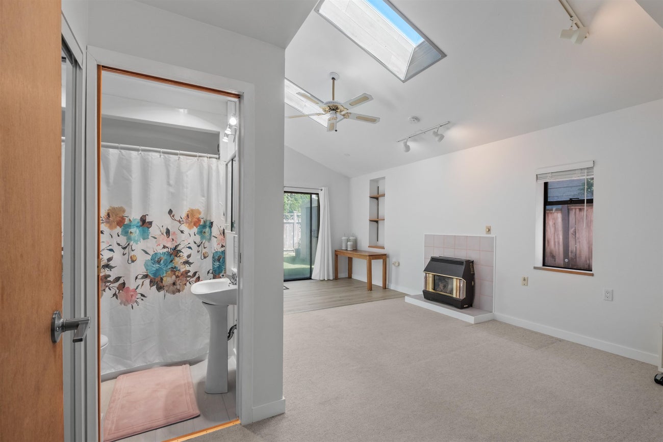667 Lakeshore Drive - Central Coquitlam Single Family Residence for Sale, 3 Bedrooms (R3028276) #30