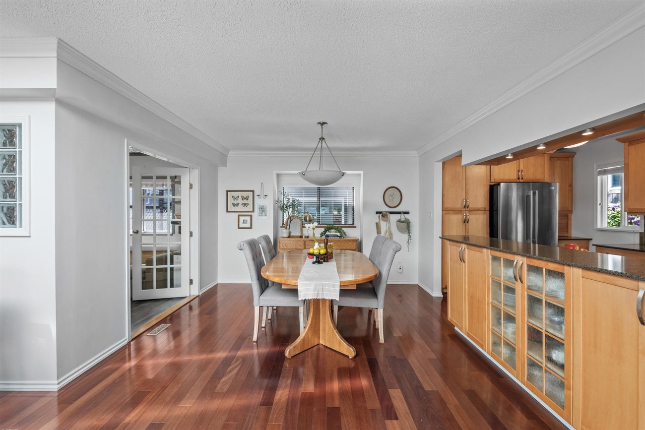 667 Lakeshore Drive - Central Coquitlam Single Family Residence for Sale, 3 Bedrooms (R3028276) #8