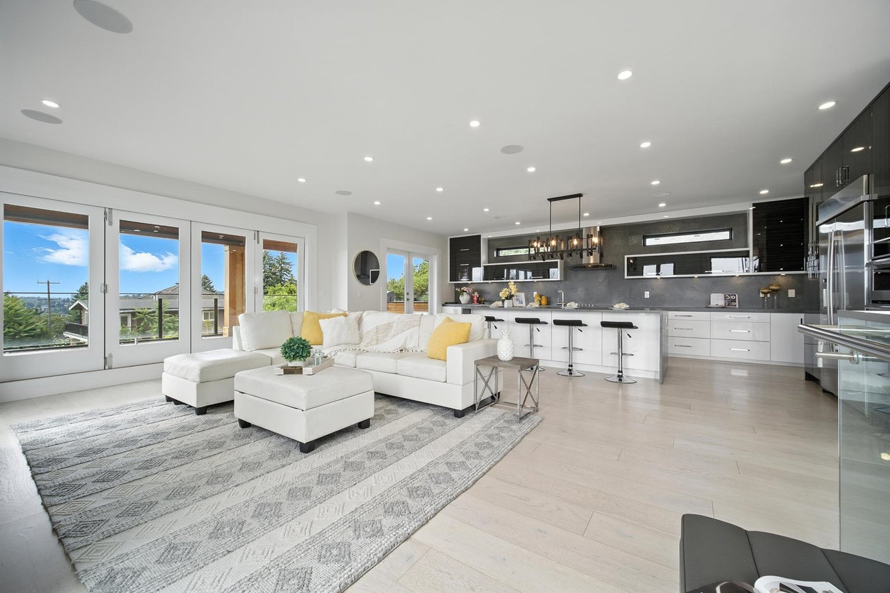 2113 Dawes Hill Road - Central Coquitlam Single Family Residence for Sale, 7 Bedrooms (R3028903)# - 10