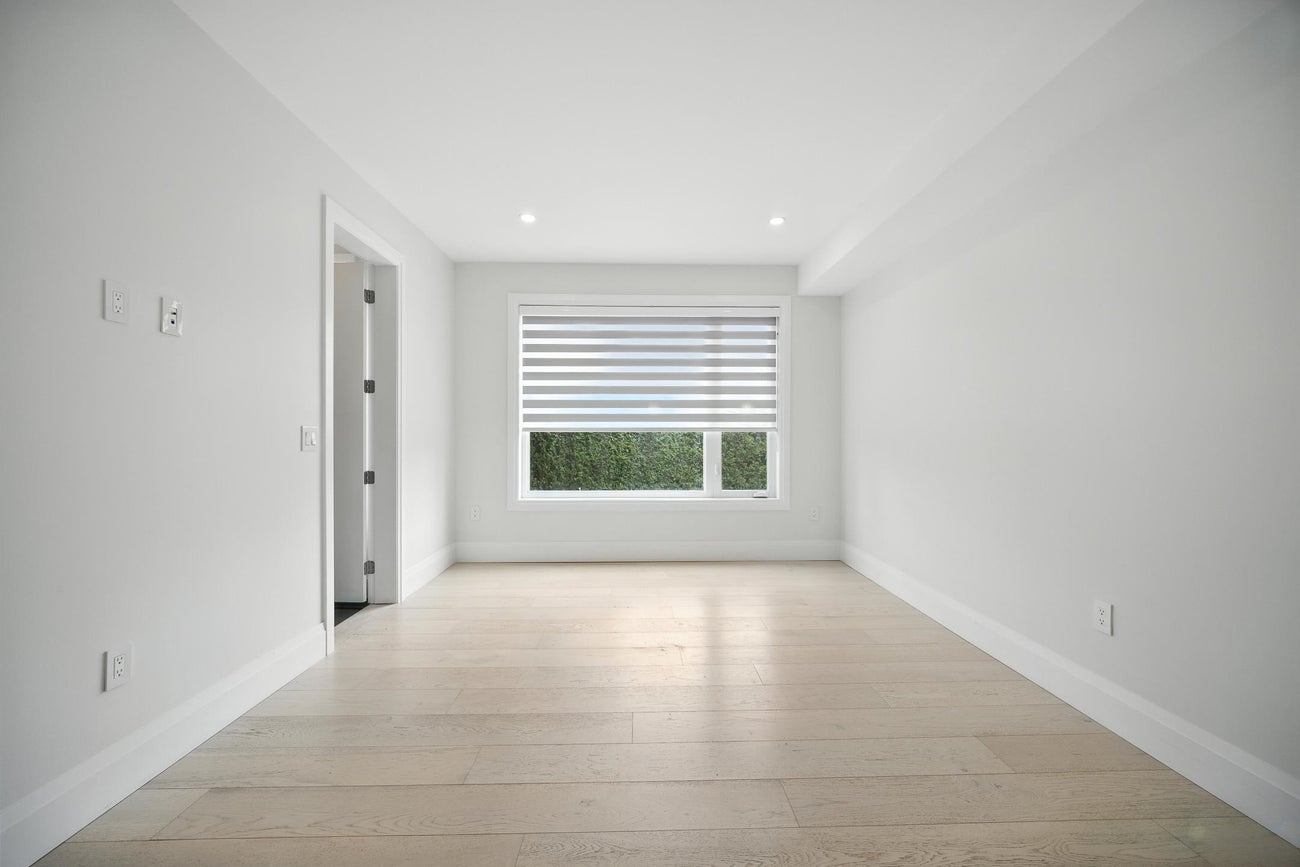 2113 Dawes Hill Road - Central Coquitlam Single Family Residence for Sale, 7 Bedrooms (R3028903)# - 19