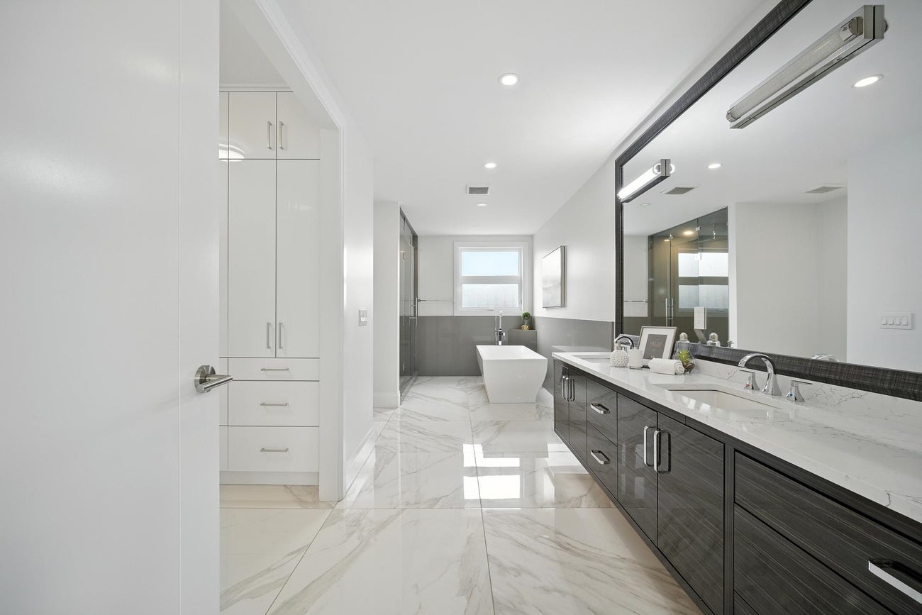 2113 Dawes Hill Road - Central Coquitlam Single Family Residence for Sale, 7 Bedrooms (R3028903)# - 24