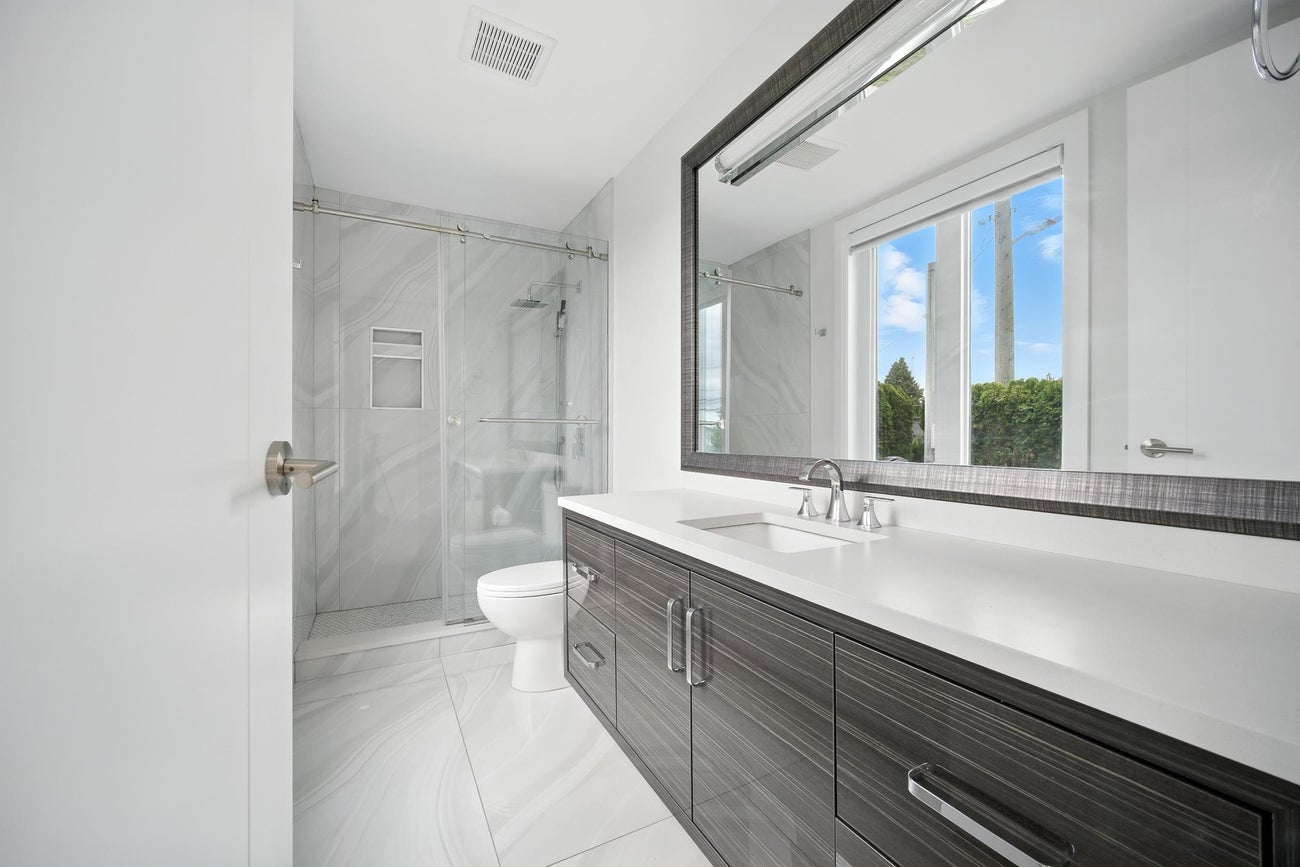 2113 Dawes Hill Road - Central Coquitlam Single Family Residence for Sale, 7 Bedrooms (R3028903)# - 27