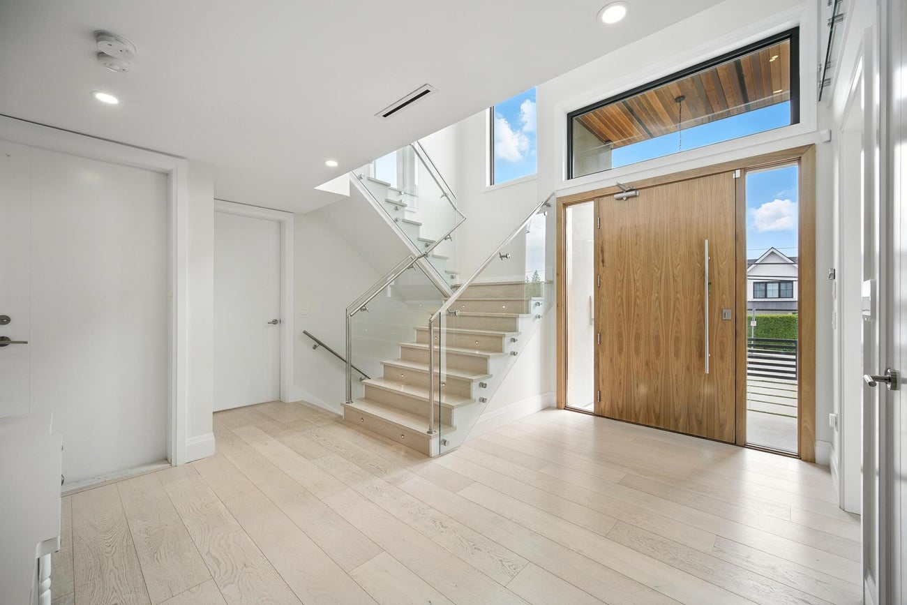 2113 Dawes Hill Road - Central Coquitlam Single Family Residence for Sale, 7 Bedrooms (R3028903)# - 2