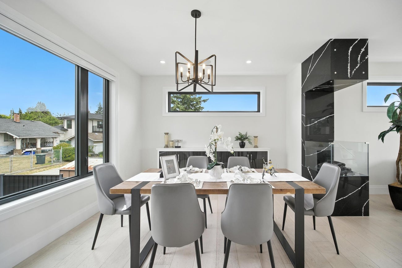 2113 Dawes Hill Road - Central Coquitlam Single Family Residence for Sale, 7 Bedrooms (R3028903)# - 4