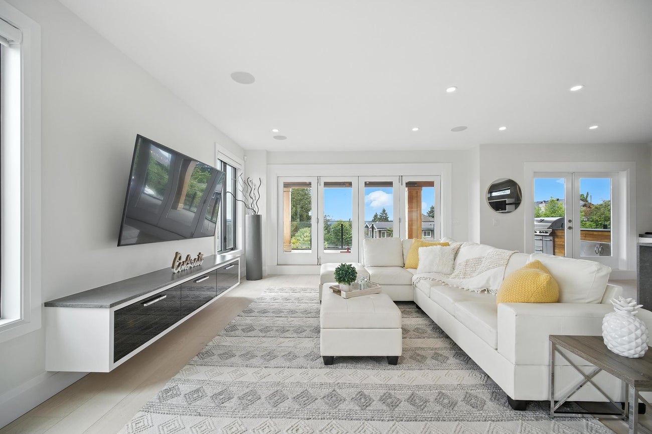 2113 Dawes Hill Road - Central Coquitlam Single Family Residence for Sale, 7 Bedrooms (R3028903)# - 9