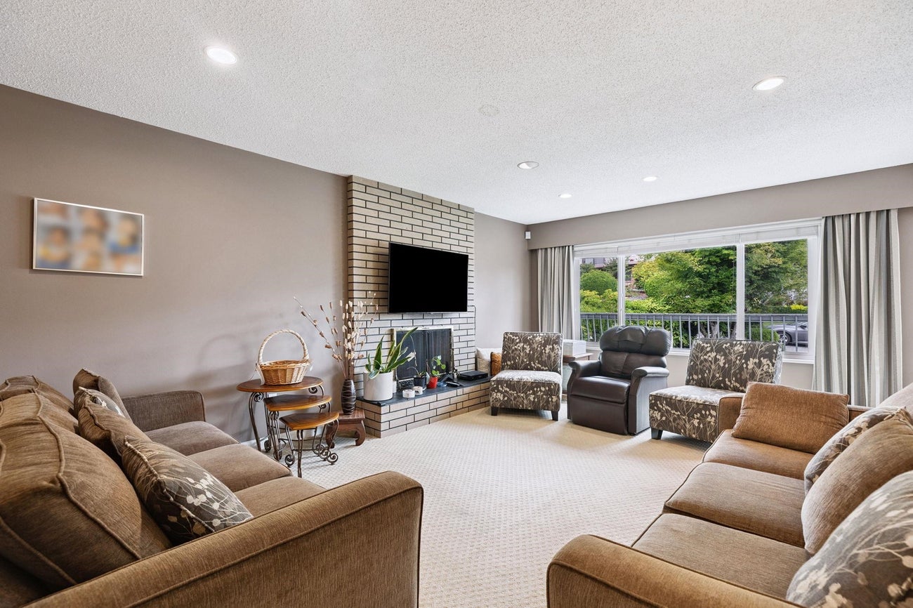1141 Marsden Court - Simon Fraser Univer. Single Family Residence for Sale, 6 Bedrooms (R3028960) #6