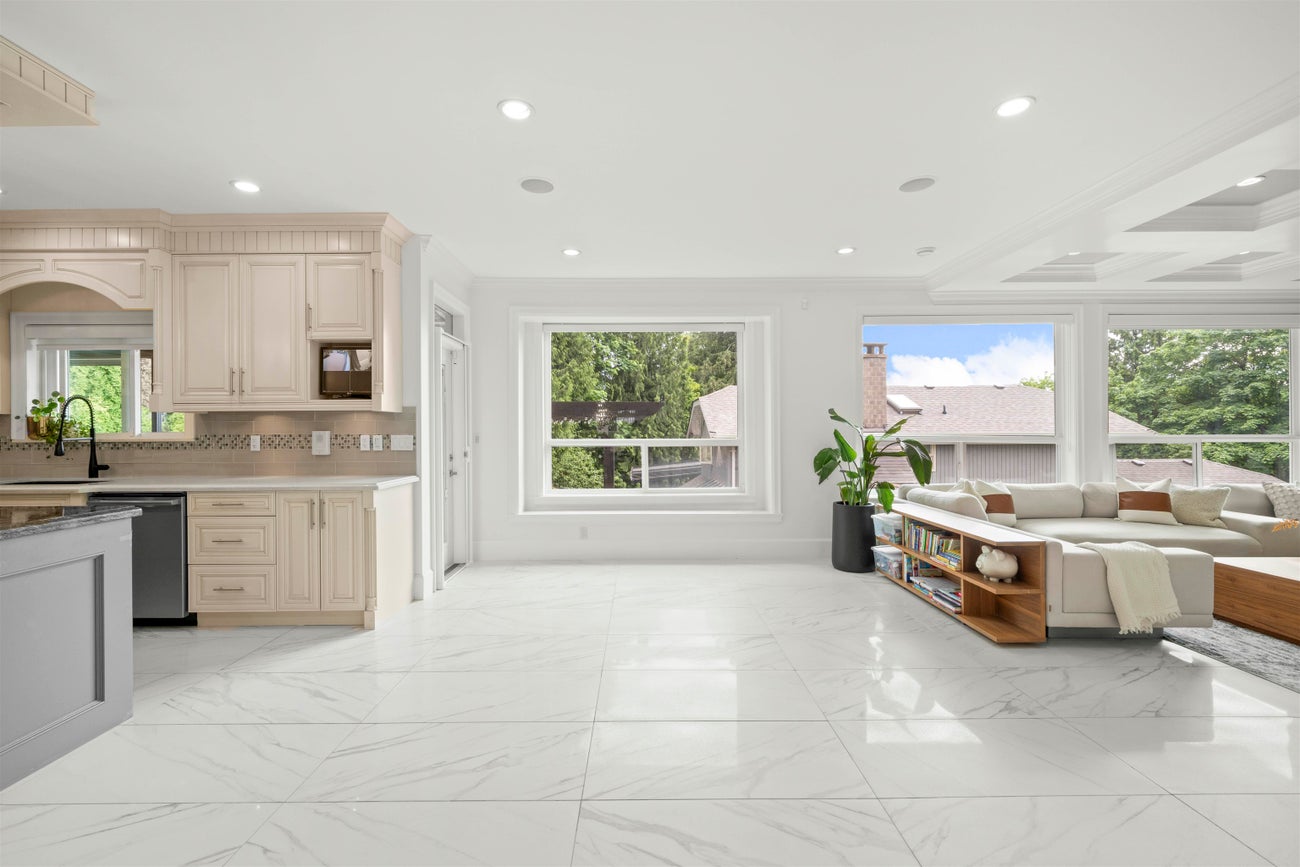 7638 Aubrey Street - Simon Fraser Univer. Single Family Residence for Sale, 7 Bedrooms (R3029506)# - 10