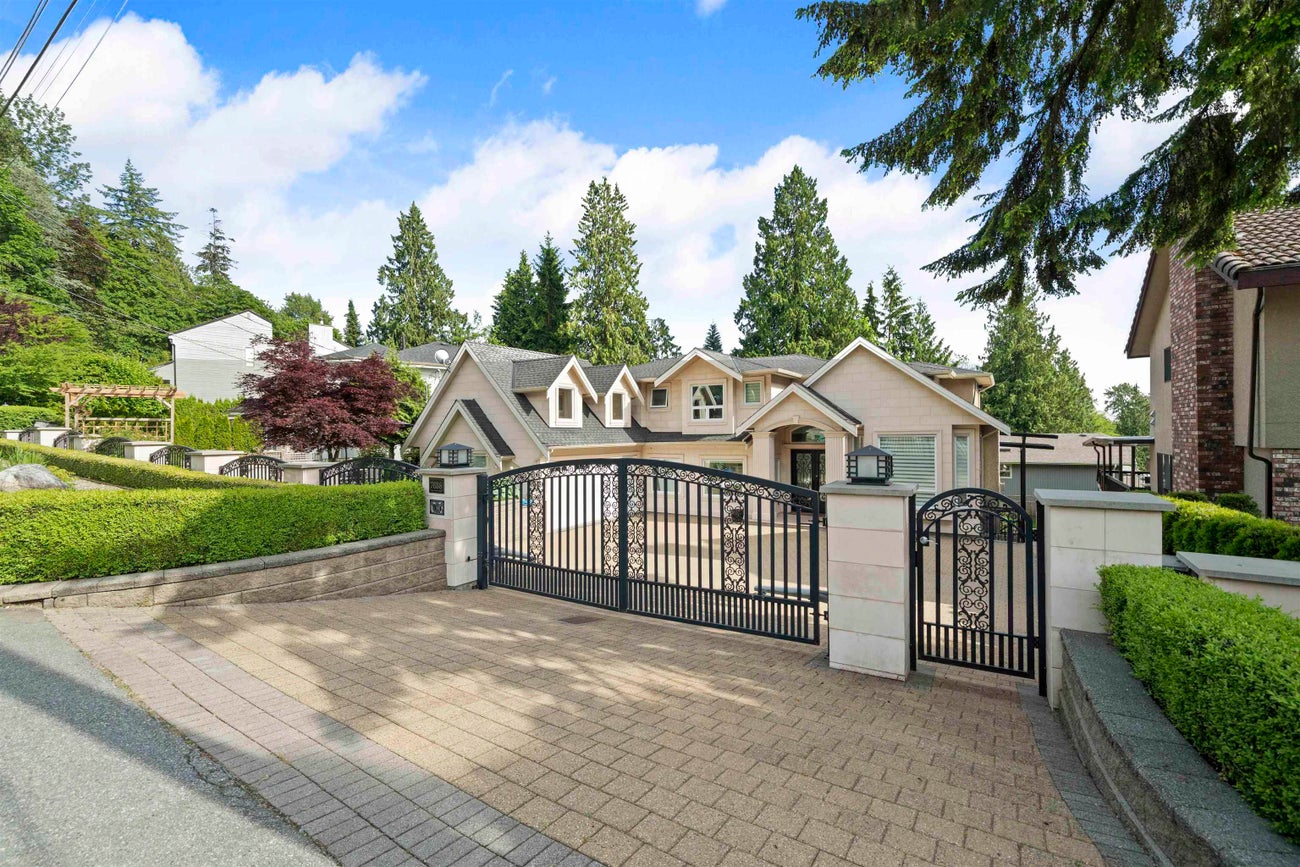 7638 Aubrey Street - Simon Fraser Univer. Single Family Residence for Sale, 7 Bedrooms (R3029506)# - 1