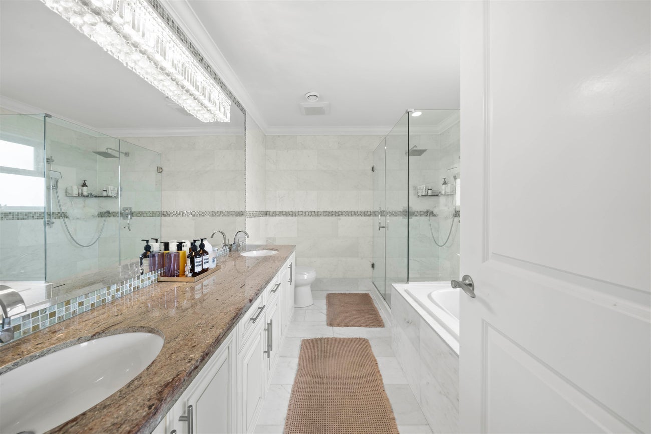 7638 Aubrey Street - Simon Fraser Univer. Single Family Residence for Sale, 7 Bedrooms (R3029506)# - 20