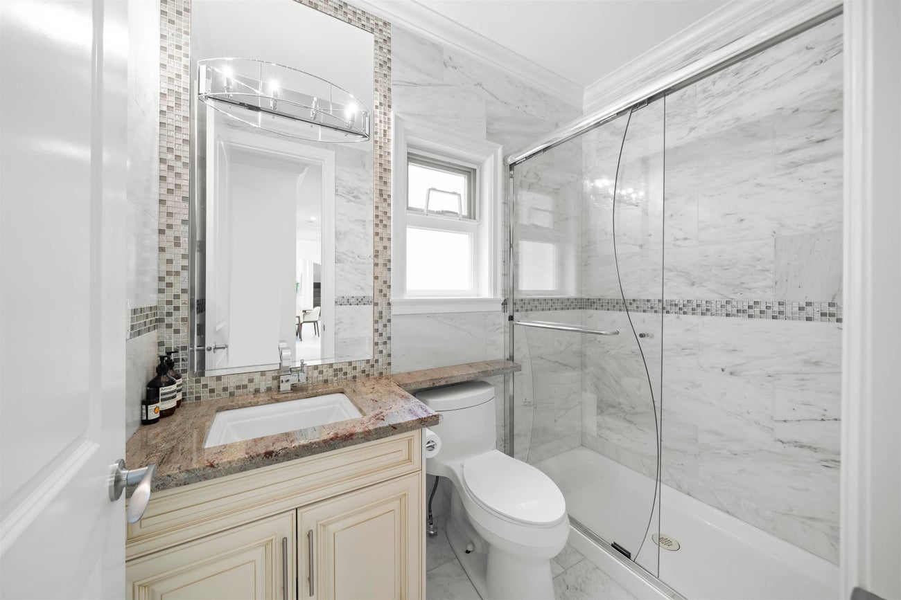 7638 Aubrey Street - Simon Fraser Univer. Single Family Residence for Sale, 7 Bedrooms (R3029506)# - 23