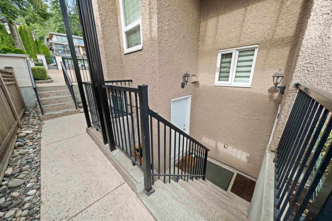 7638 Aubrey Street - Simon Fraser Univer. Single Family Residence for Sale, 7 Bedrooms (R3029506)# - 37