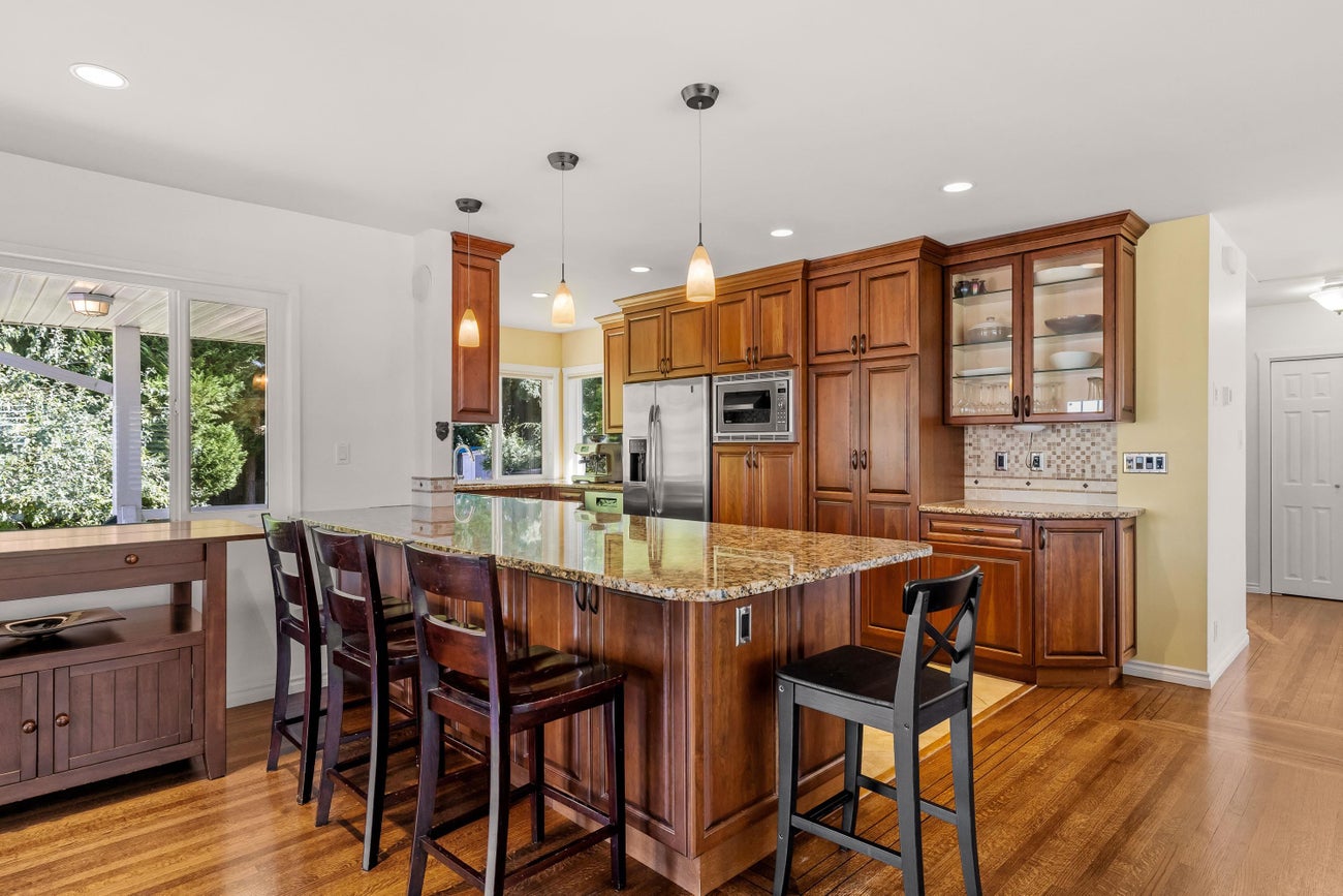 525 Appian Way - Coquitlam West Single Family Residence for Sale, 3 Bedrooms (R3030684) #10