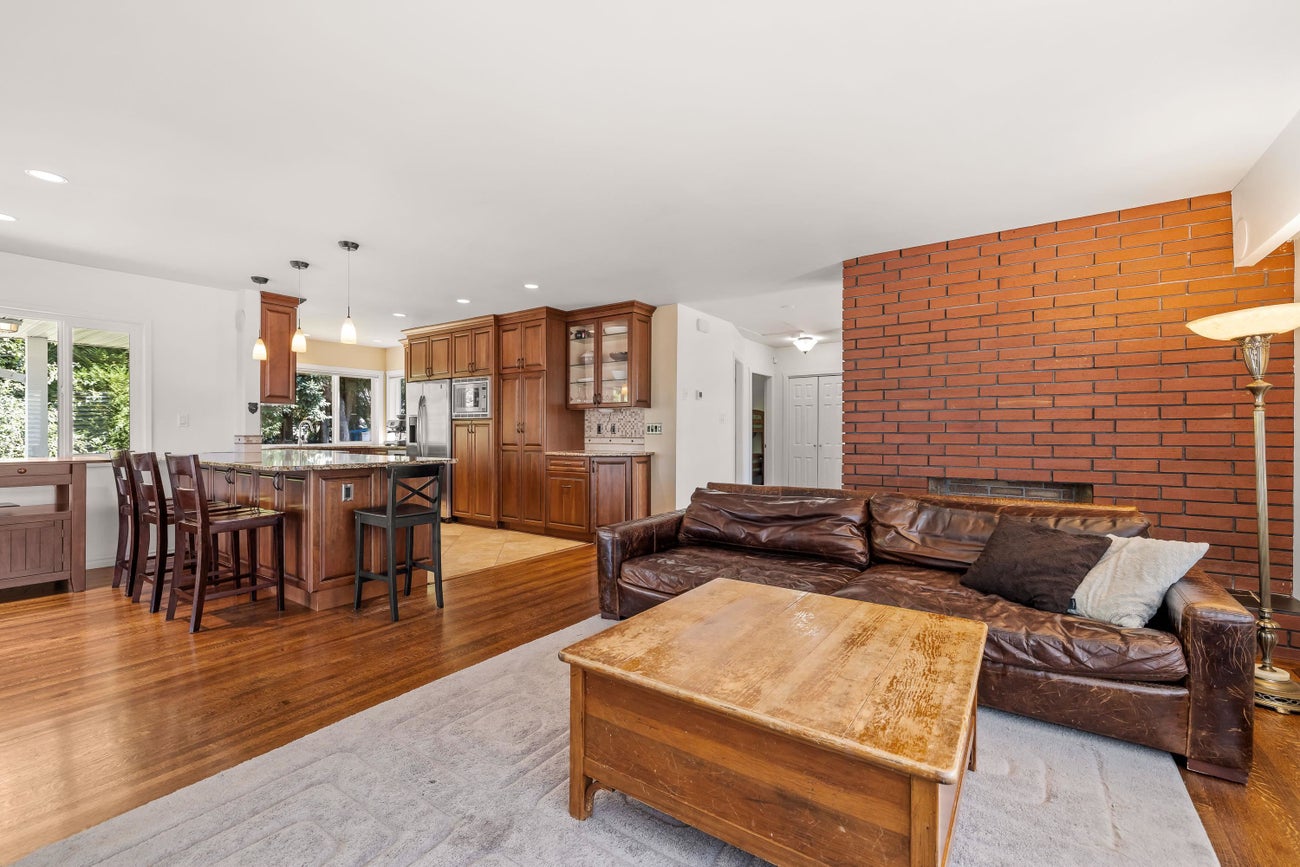 525 Appian Way - Coquitlam West Single Family Residence for Sale, 3 Bedrooms (R3030684) #8