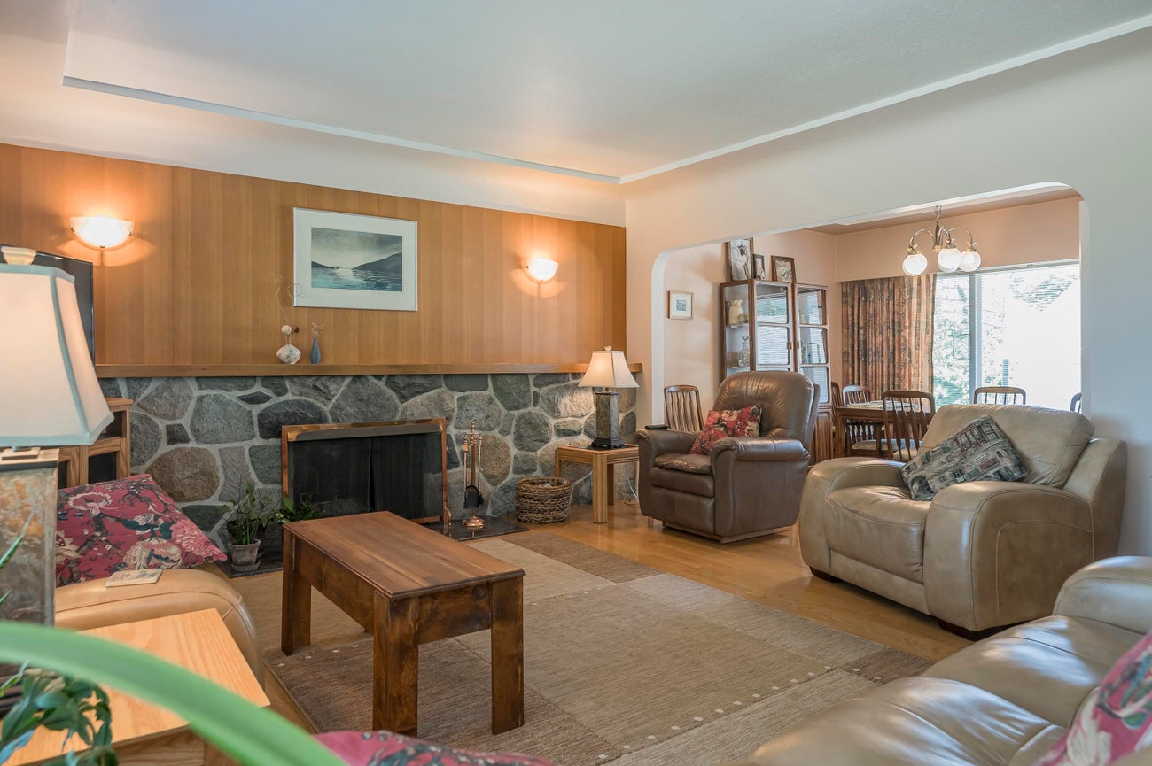 541 Cochrane Avenue - Coquitlam West Single Family Residence for Sale, 5 Bedrooms (R3031817) #9