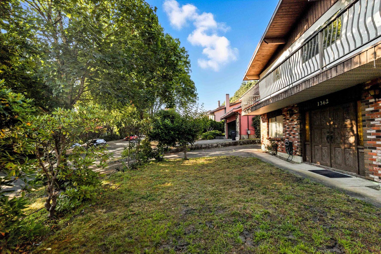 1362 Phillips Avenue - Simon Fraser Univer. Single Family Residence for Sale, 6 Bedrooms (R3031916) #5