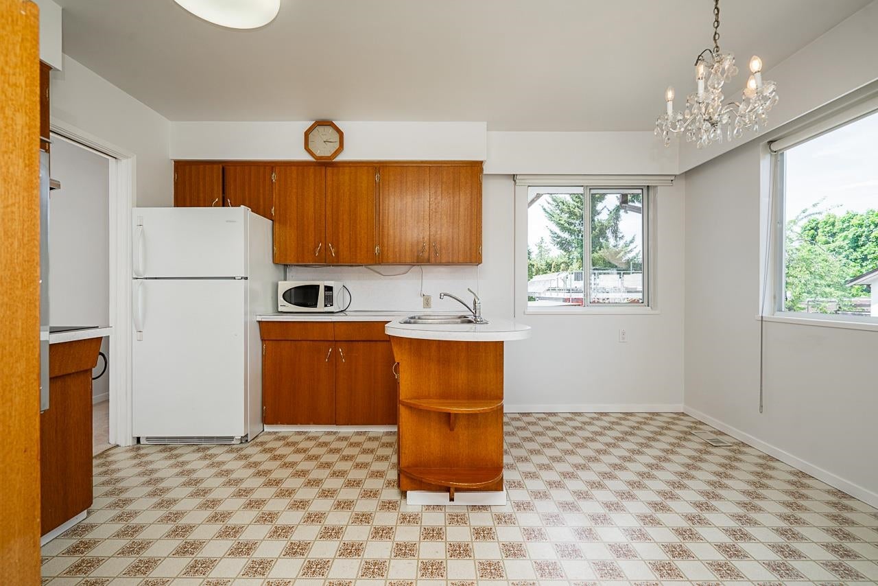 663 Shaw Avenue - Coquitlam West Single Family Residence for Sale, 4 Bedrooms (R3031993) #6