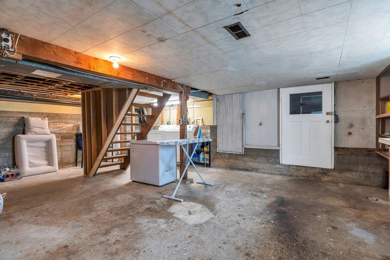 221 Lebleu Street - Maillardville Single Family Residence for Sale, 3 Bedrooms (R3032249) #28