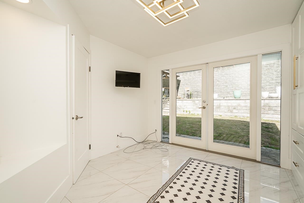 2246 Sicamous Avenue - Coquitlam East Single Family Residence for Sale, 3 Bedrooms (R3032302) #20