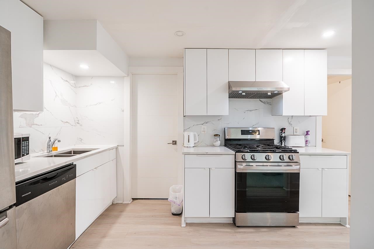 8240 Manson Drive - Government Road Single Family Residence for Sale, 5 Bedrooms (R3032621)# - 17