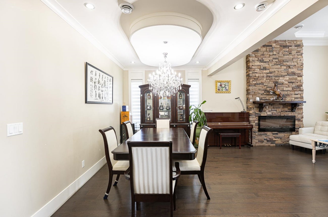 710 Roderick Avenue - Coquitlam West Single Family Residence for Sale, 9 Bedrooms (R3032974)# - 13