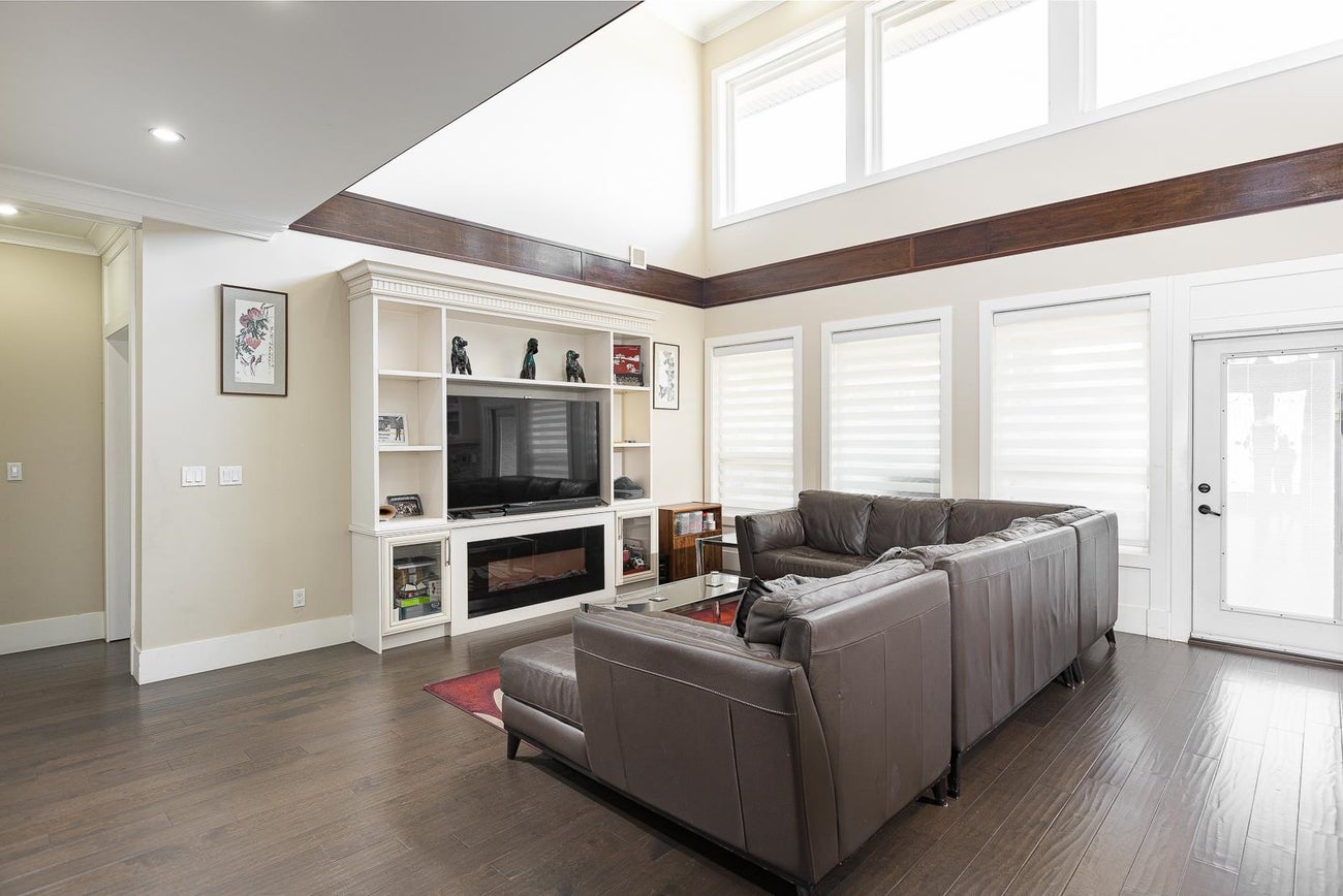 710 Roderick Avenue - Coquitlam West Single Family Residence for Sale, 9 Bedrooms (R3032974)# - 14