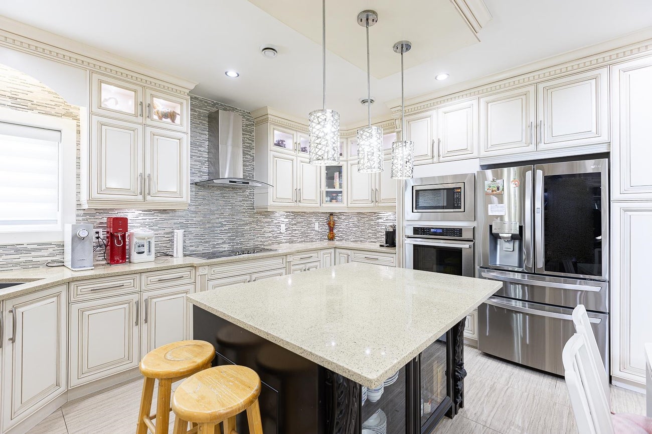 710 Roderick Avenue - Coquitlam West Single Family Residence for Sale, 9 Bedrooms (R3032974)# - 16