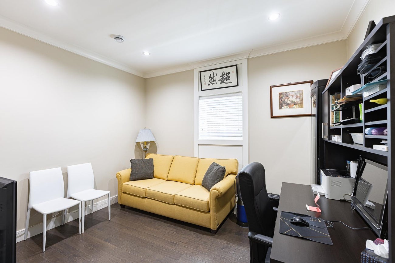 710 Roderick Avenue - Coquitlam West Single Family Residence for Sale, 9 Bedrooms (R3032974)# - 23